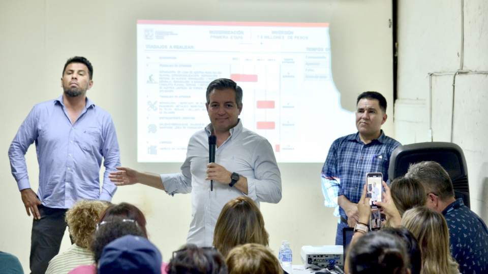 Presentan a locatarios obras a realizarse en el Mercado Municipal de Guaymas